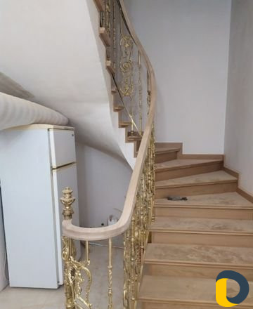 Лестница и паркет
