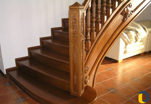 Лестницы деревянные