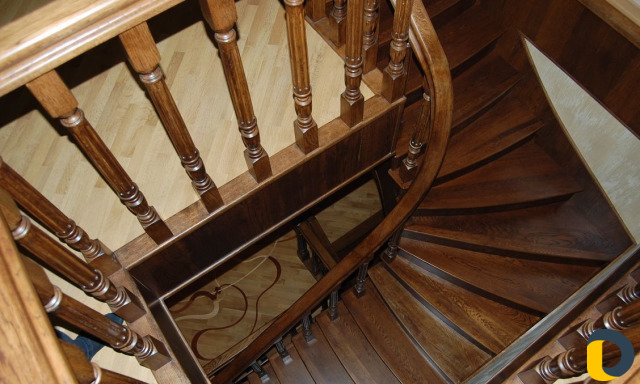 Лестницы деревянные