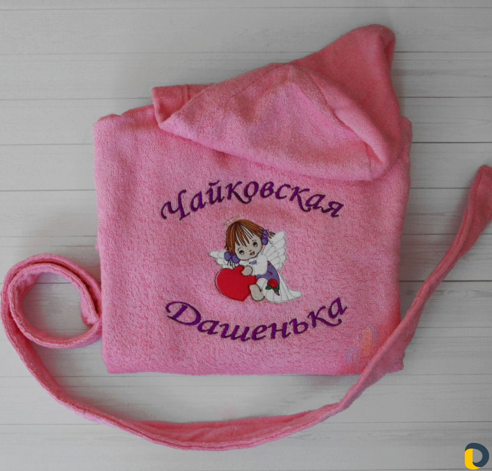 Махровые халаты с машинной вышивкой