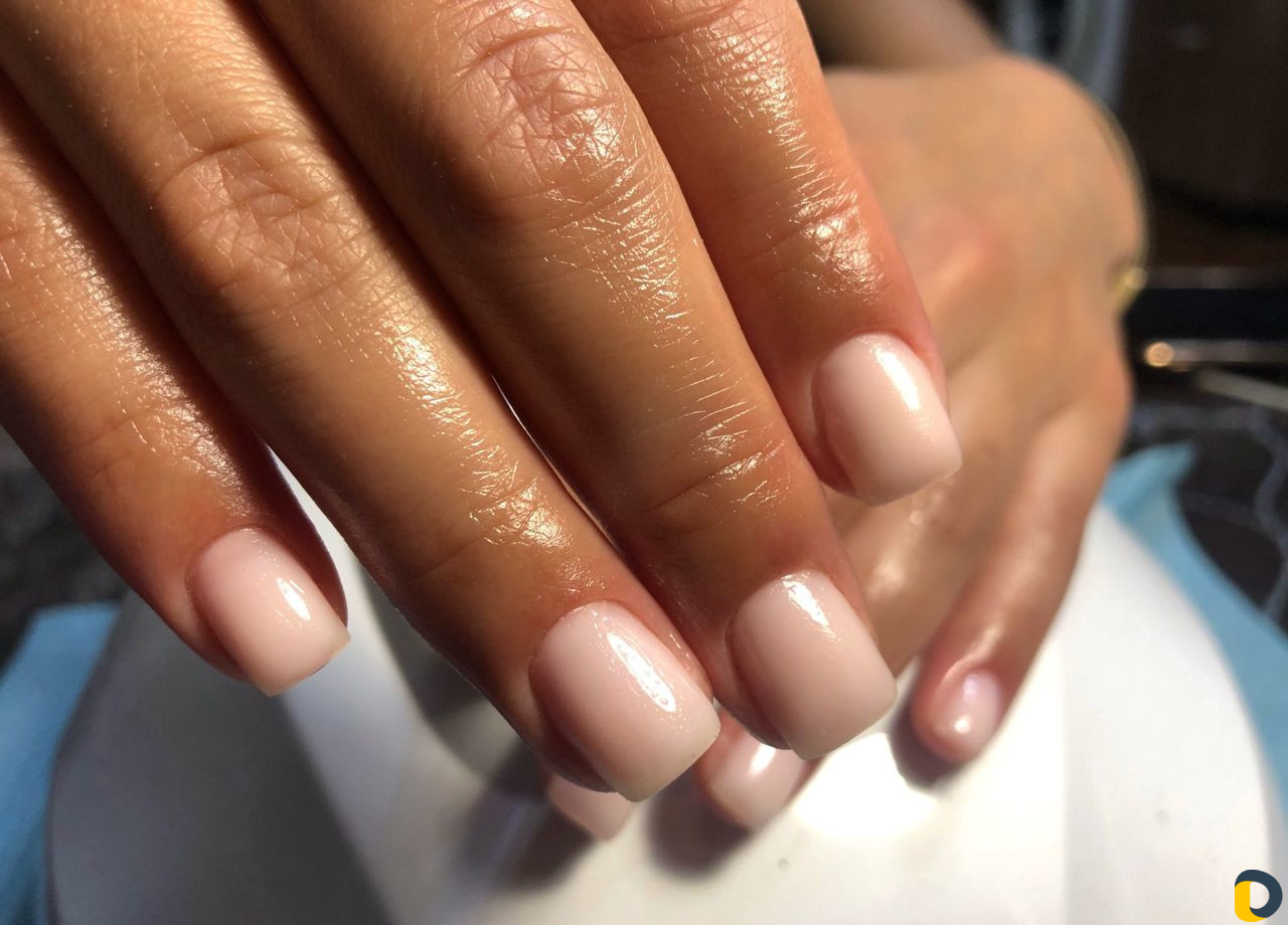 Маникюр и педикюр