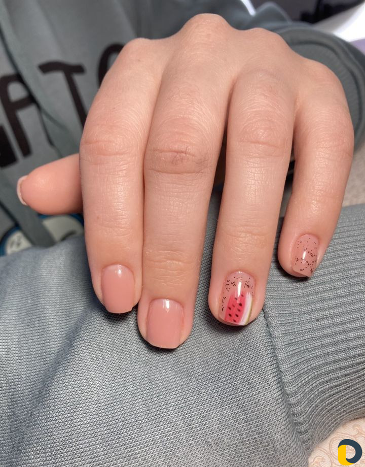 Маникюр и педикюр