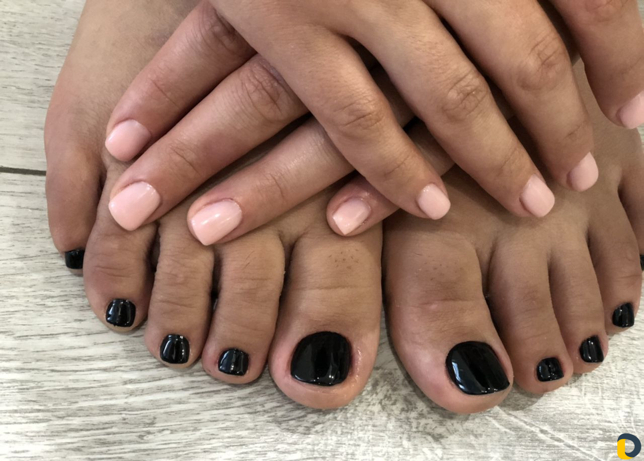 Маникюр и педикюр