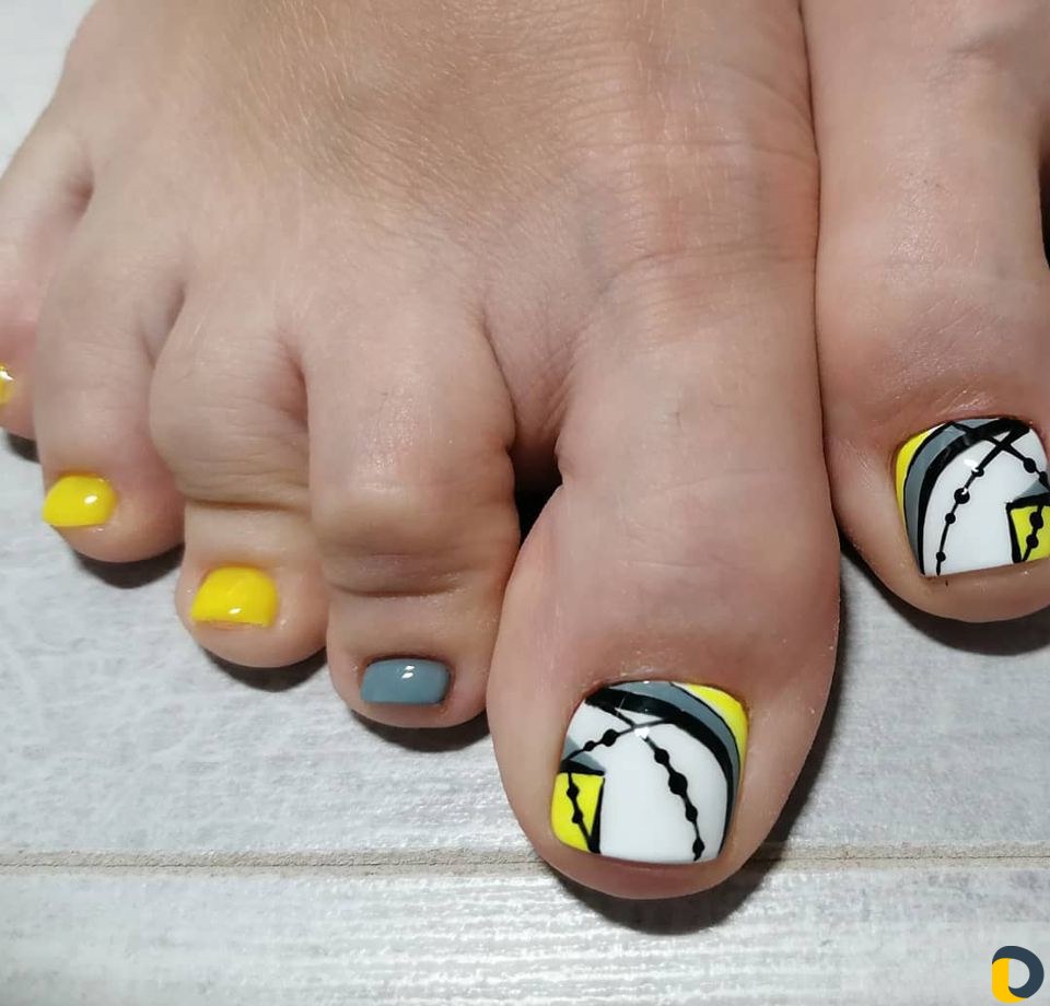 Маникюр, педикюр, наращивание ногтей