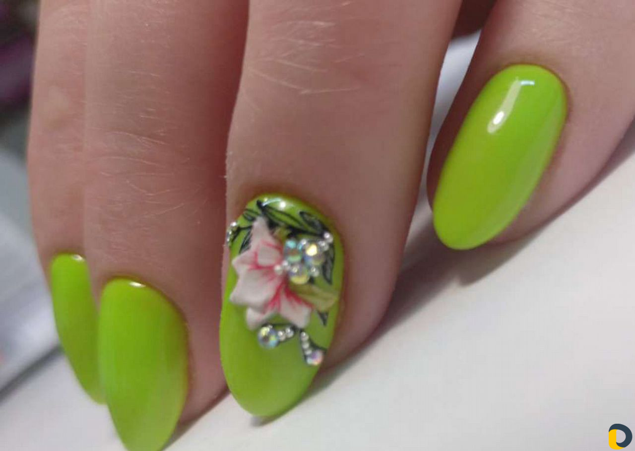 Маникюр, педикюр, наращивание ногтей