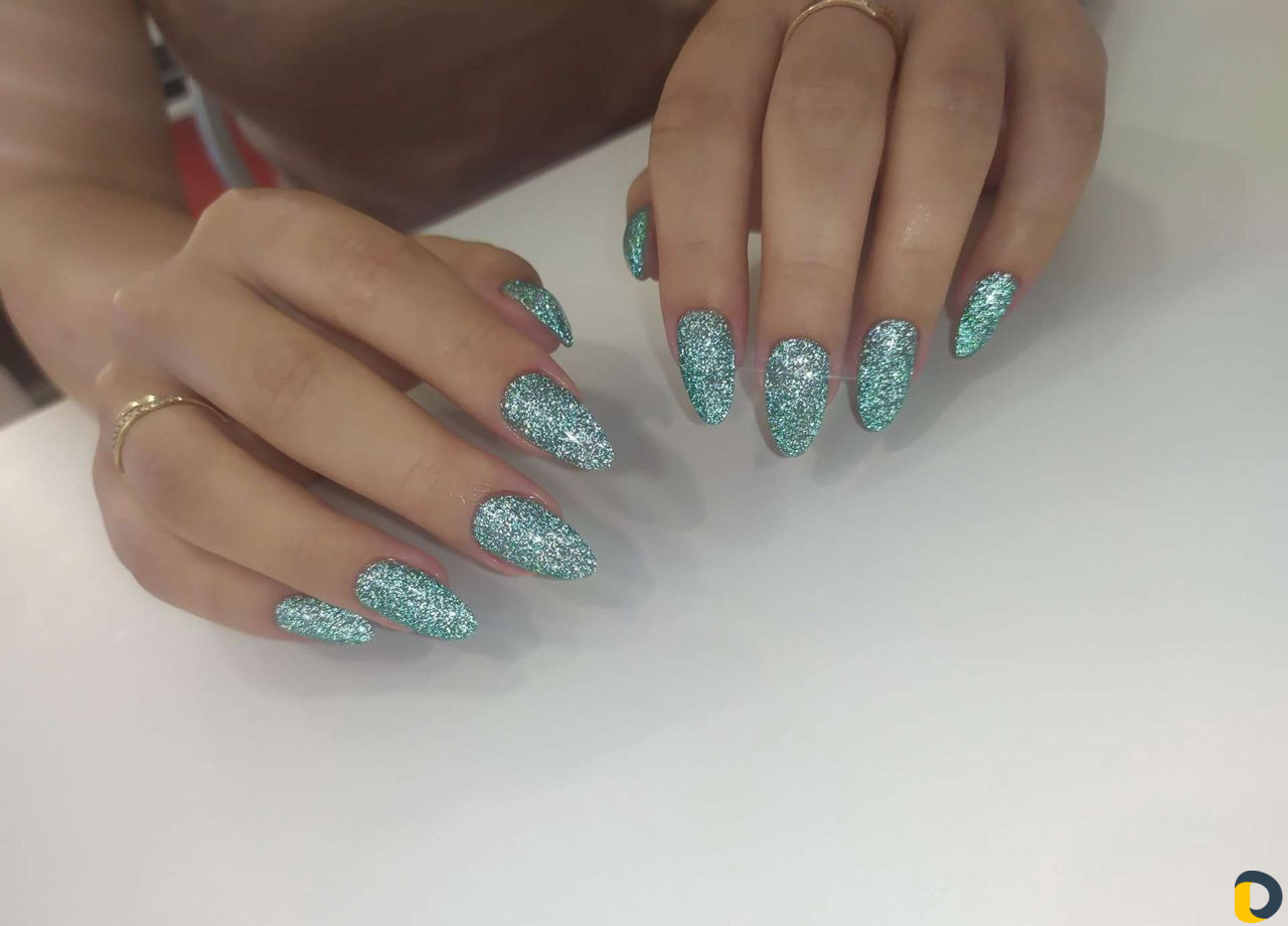 Маникюр, педикюр. Студия красоты izar