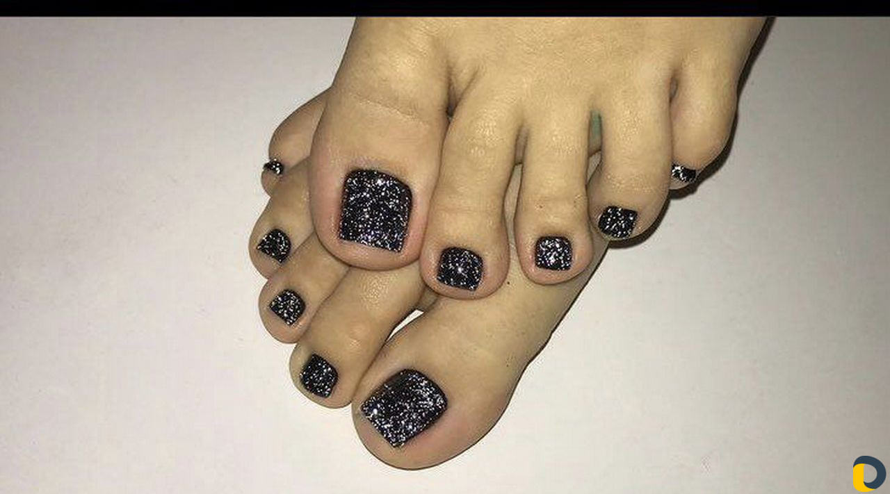 Маникюр педикюр