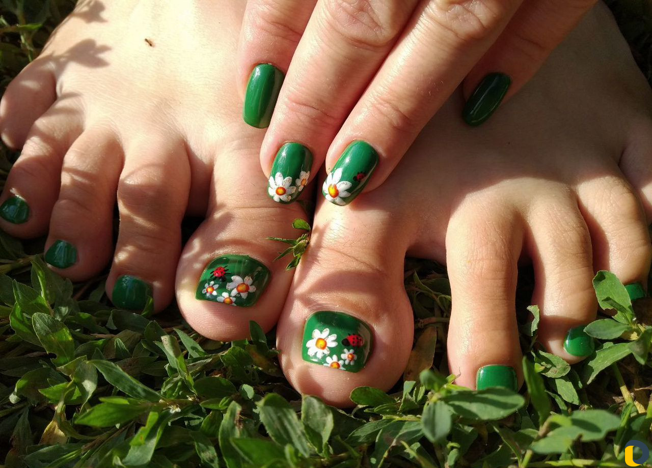 Маникюр, педикюр