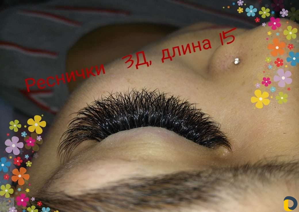 Мастер по наращиванию ресниц