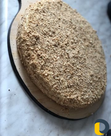 Мелкая выпечка, клубника в шоколаде, хинкал