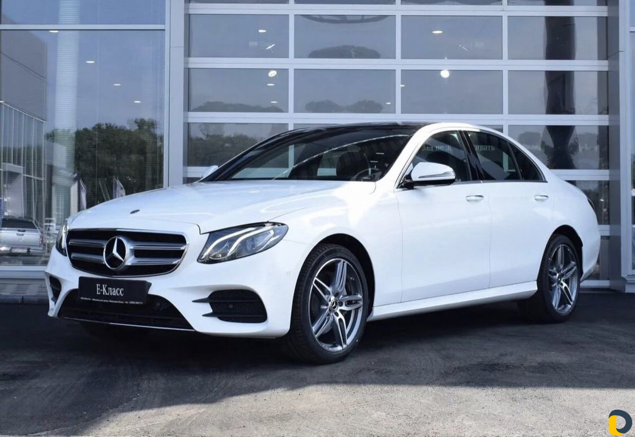 Mercedes-Benz Е220 AMG 4matic в арену с водителем