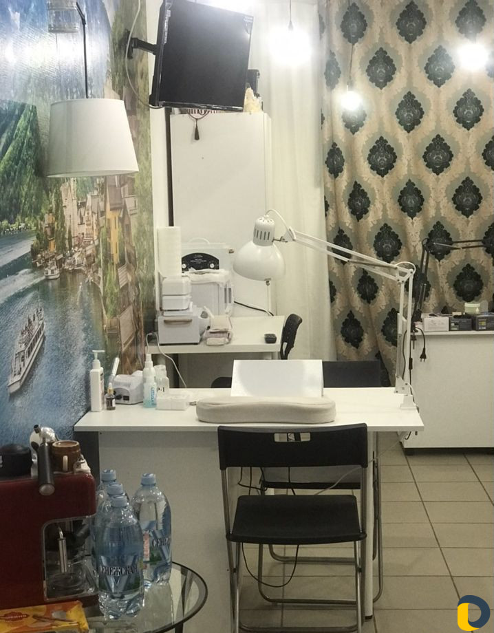 Место мастеру маникюра