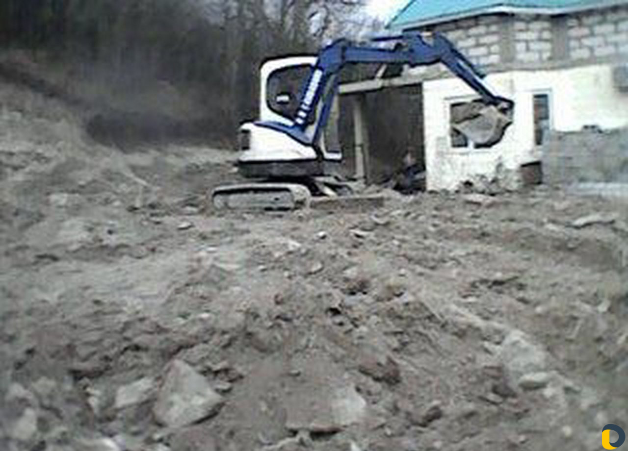 Мини-экскаватор