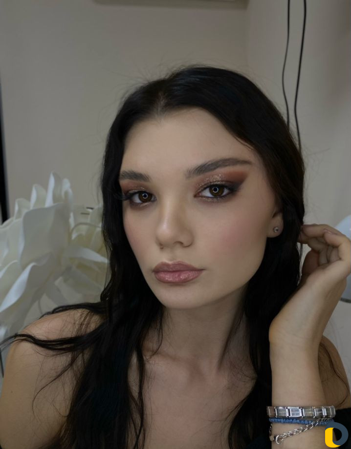 Модель на макияж