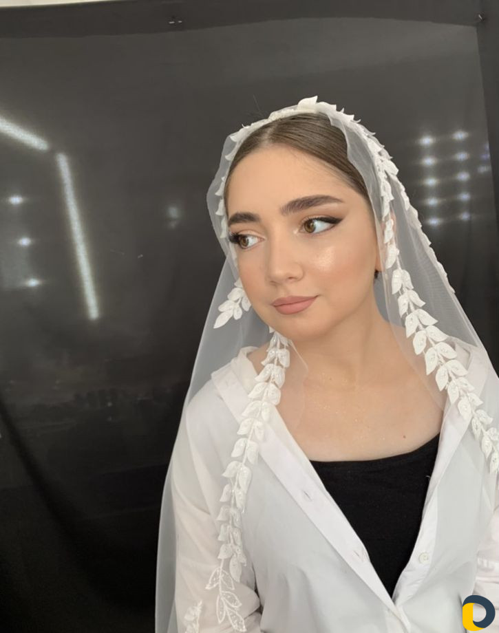 Модель на макияж