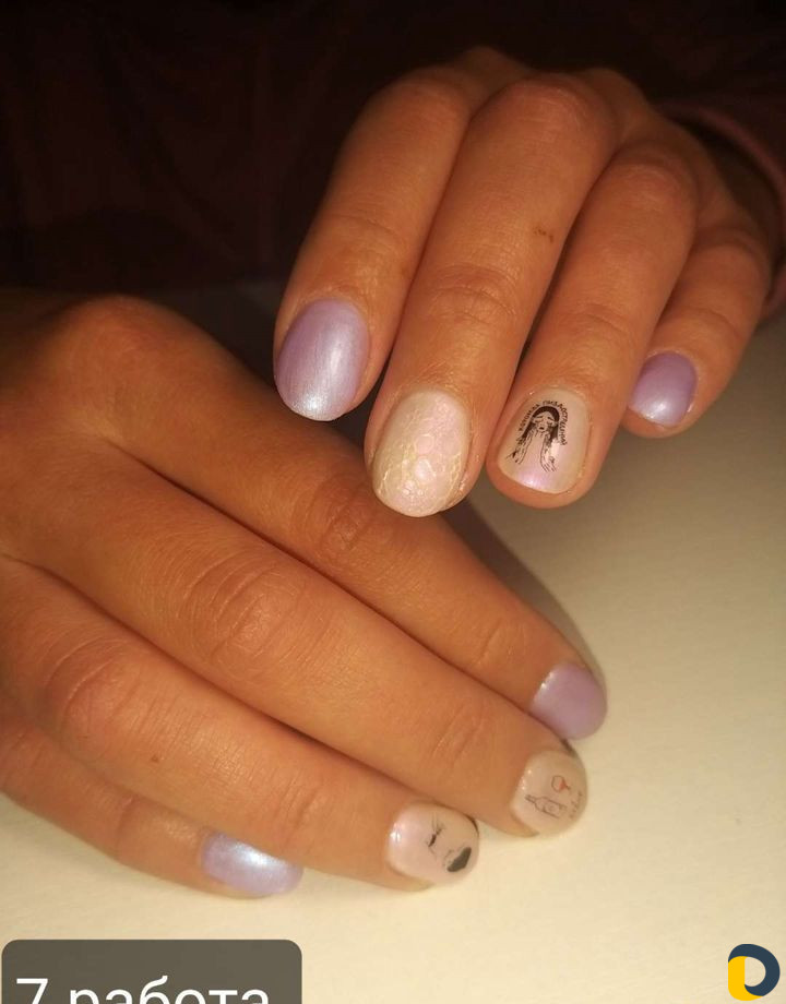 Модель на маникюр