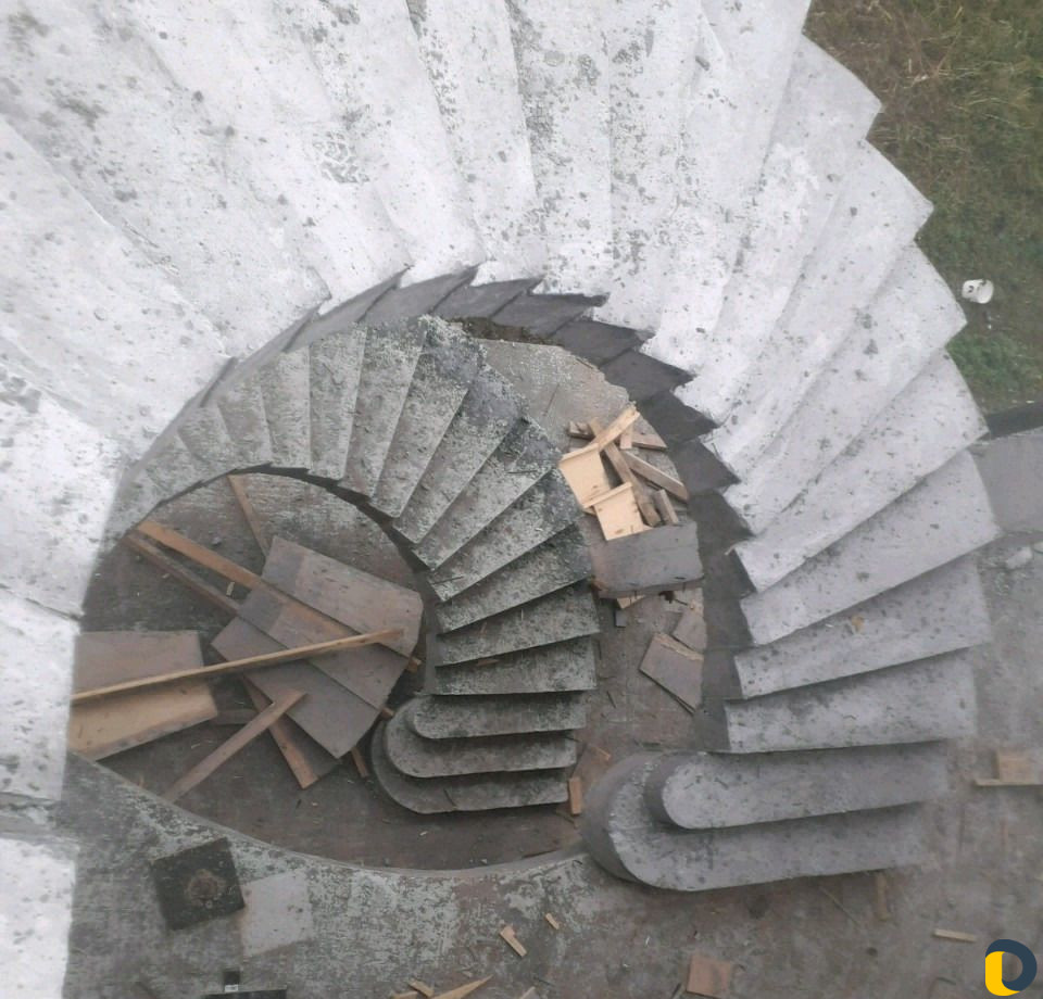 Моналит прикрити бетонне работа и леснитча