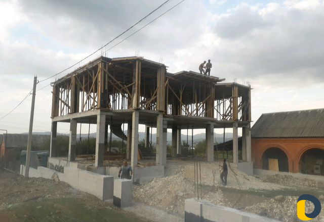 Моналит прикрити бетонне работа и леснитча