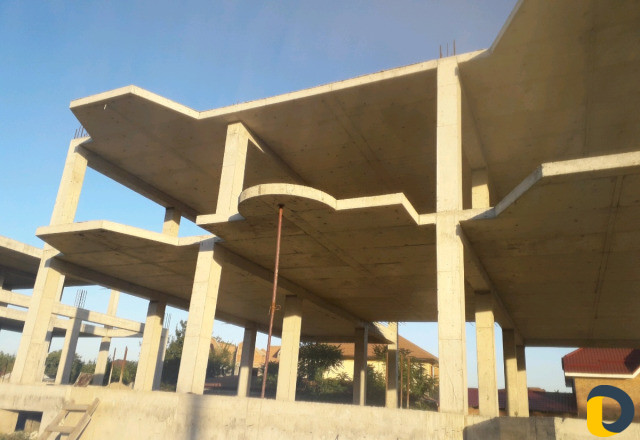 Моналит прикрити бетонне работа и леснитча