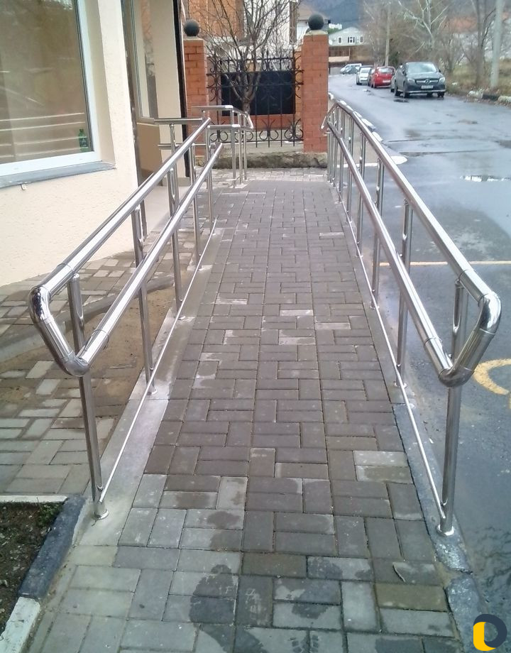 Монтаж перил, ограждения, пандус