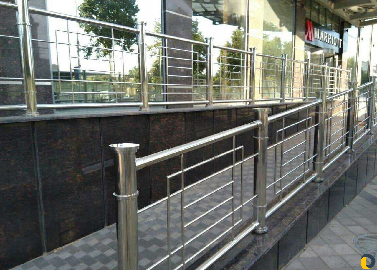 Монтаж перил, ограждения, пандус