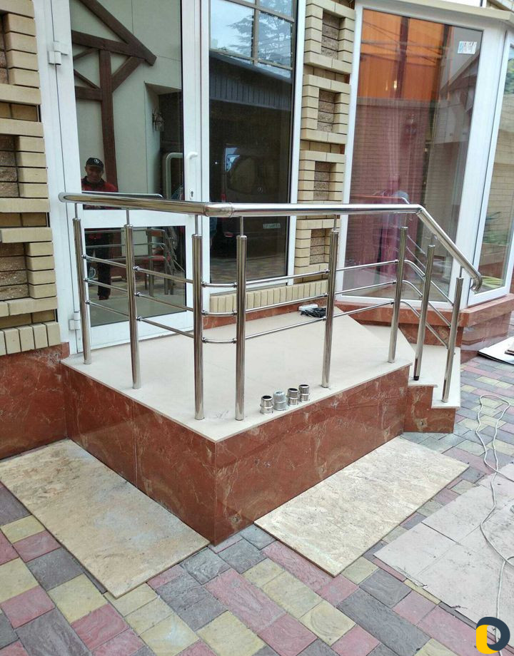 Монтаж перил, ограждения, пандус