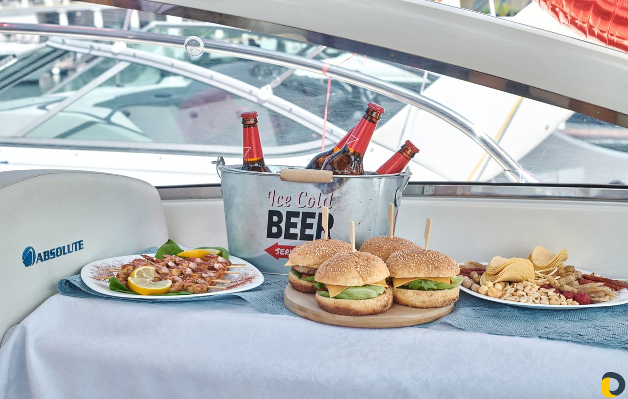 Морские прогулки на яхте