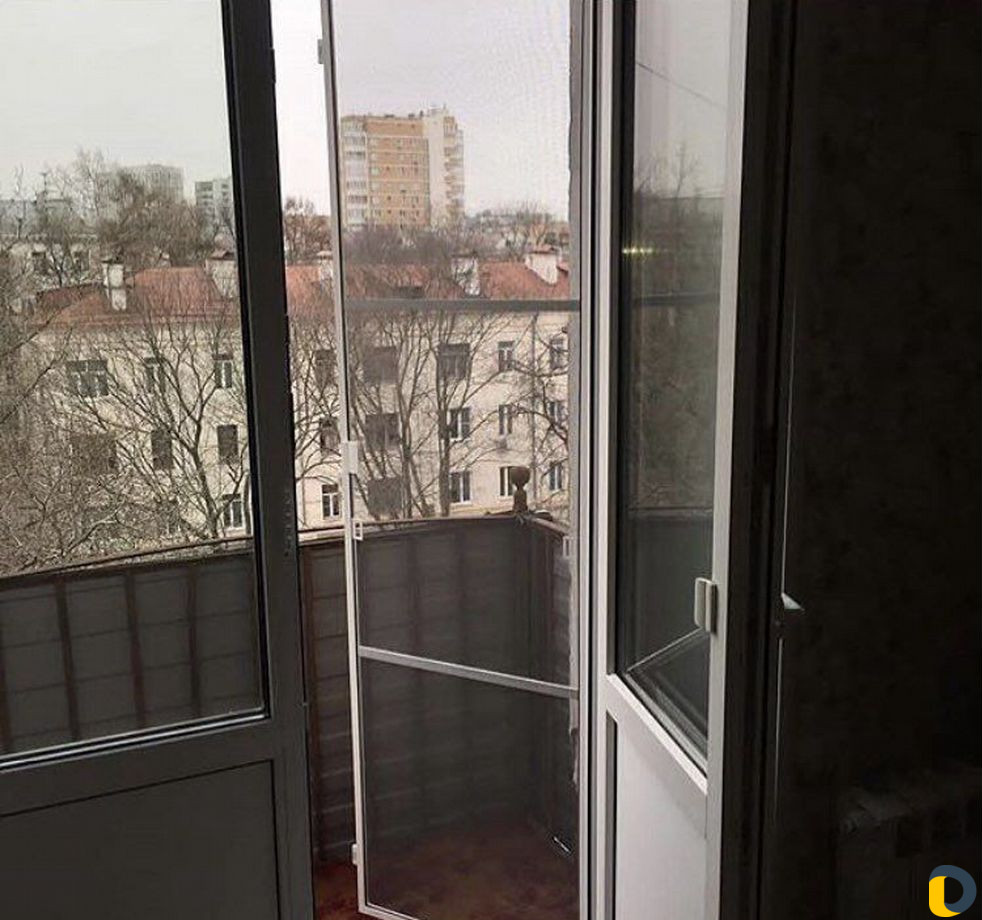 Москитная сетка. Ремонт пластиковых окон и дверей