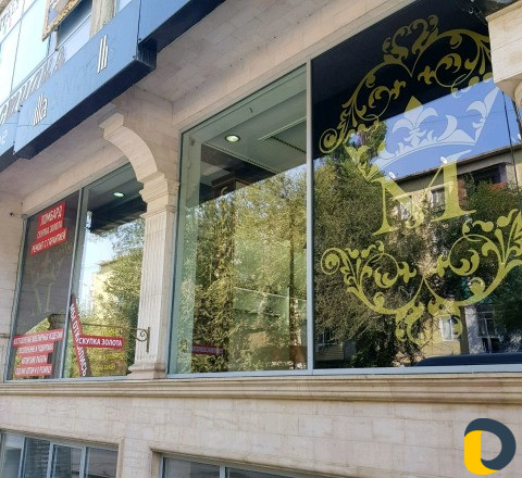 Мойка окон фасадов витрин