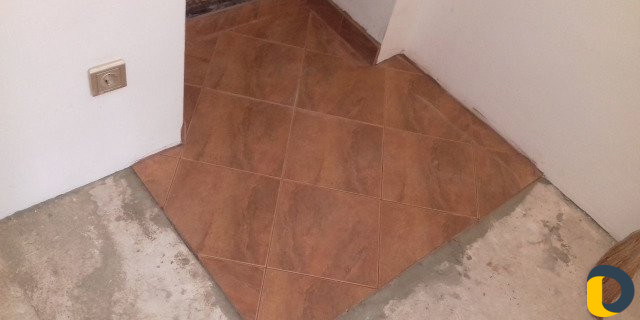 Напольная кладка плитки по свп