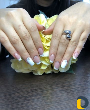 Наращ ногтей и обучение