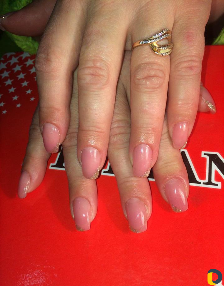 Наращивание ногтей на дому