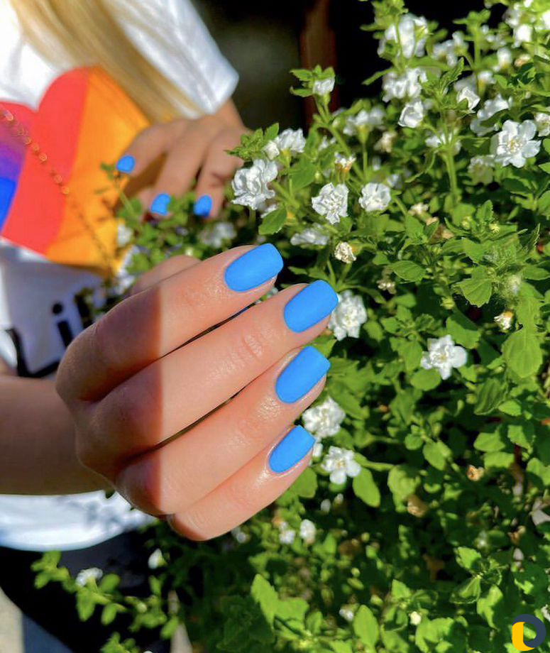 Наращивание ногтей