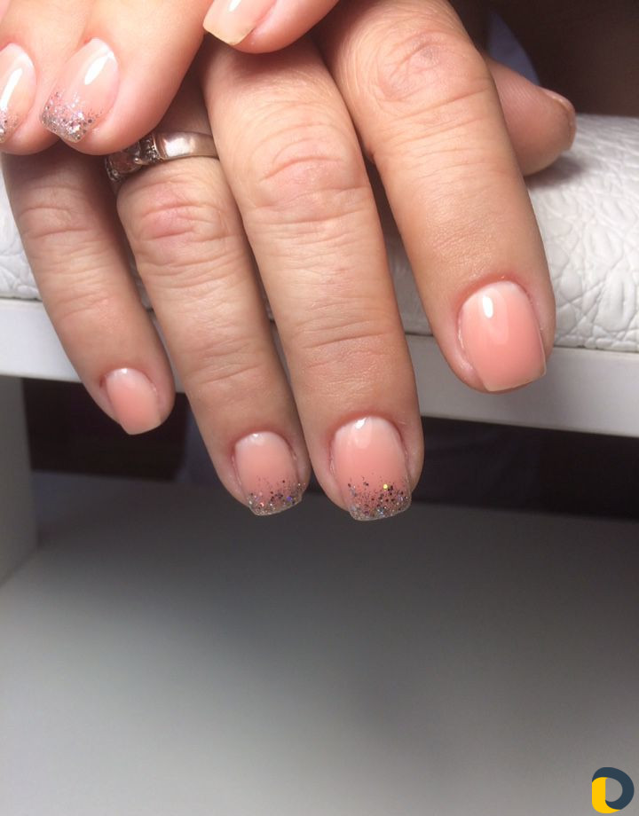 Наращивание ногтей