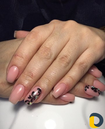 Наращивание ногтей