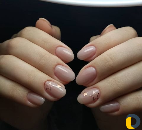 Наращивания ногтей