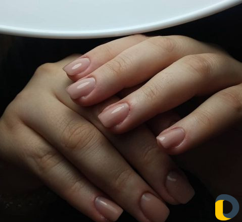 Наращивания ногтей