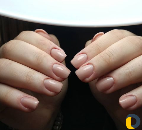 Наращивания ногтей