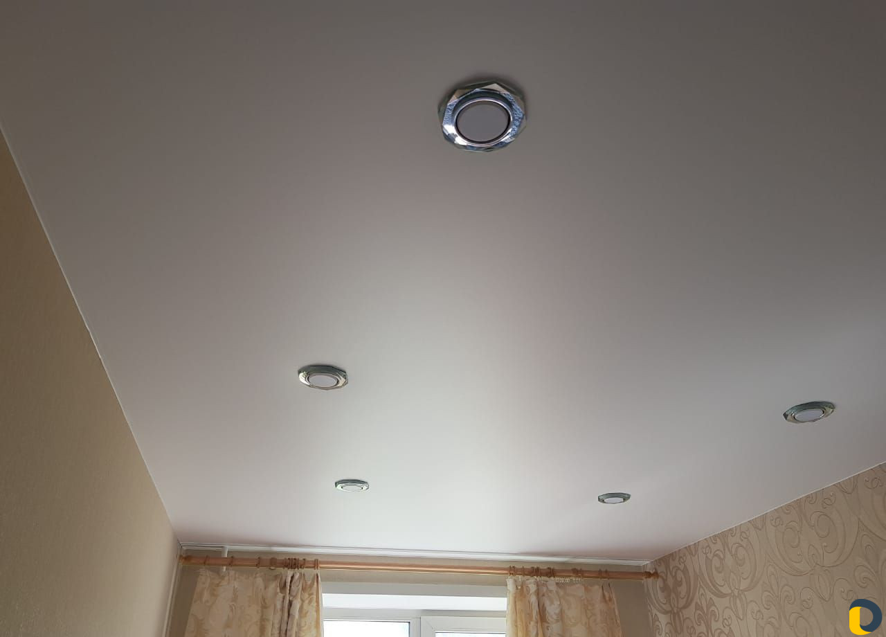 Натяжные потолки матовые