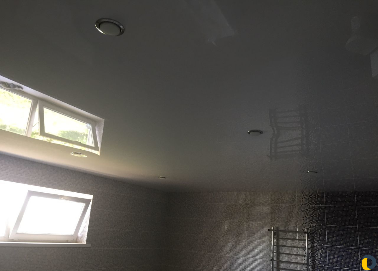 Натяжные потолки-световые линии-гардина пк5-уровни