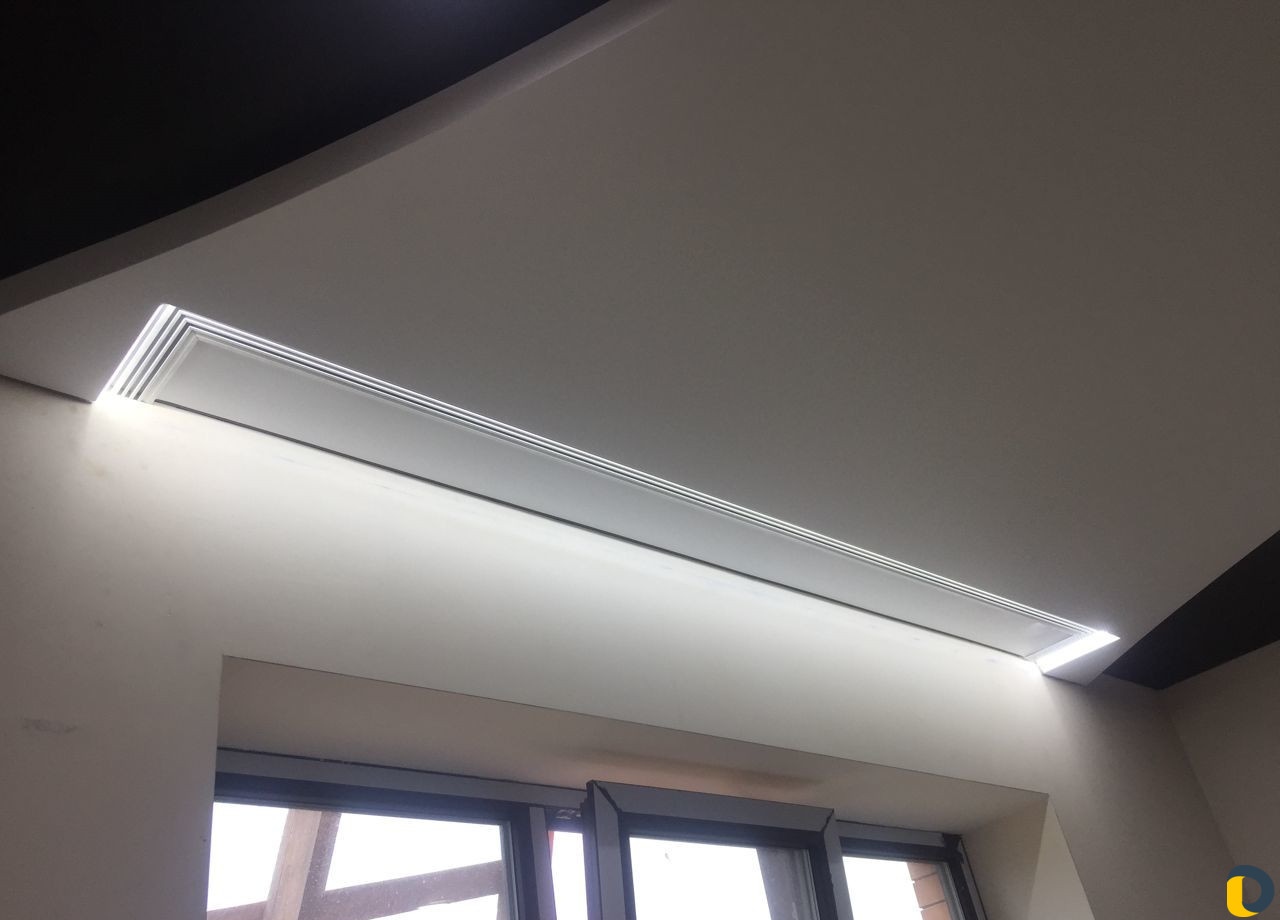 Натяжные потолки-световые линии-гардина пк5-уровни