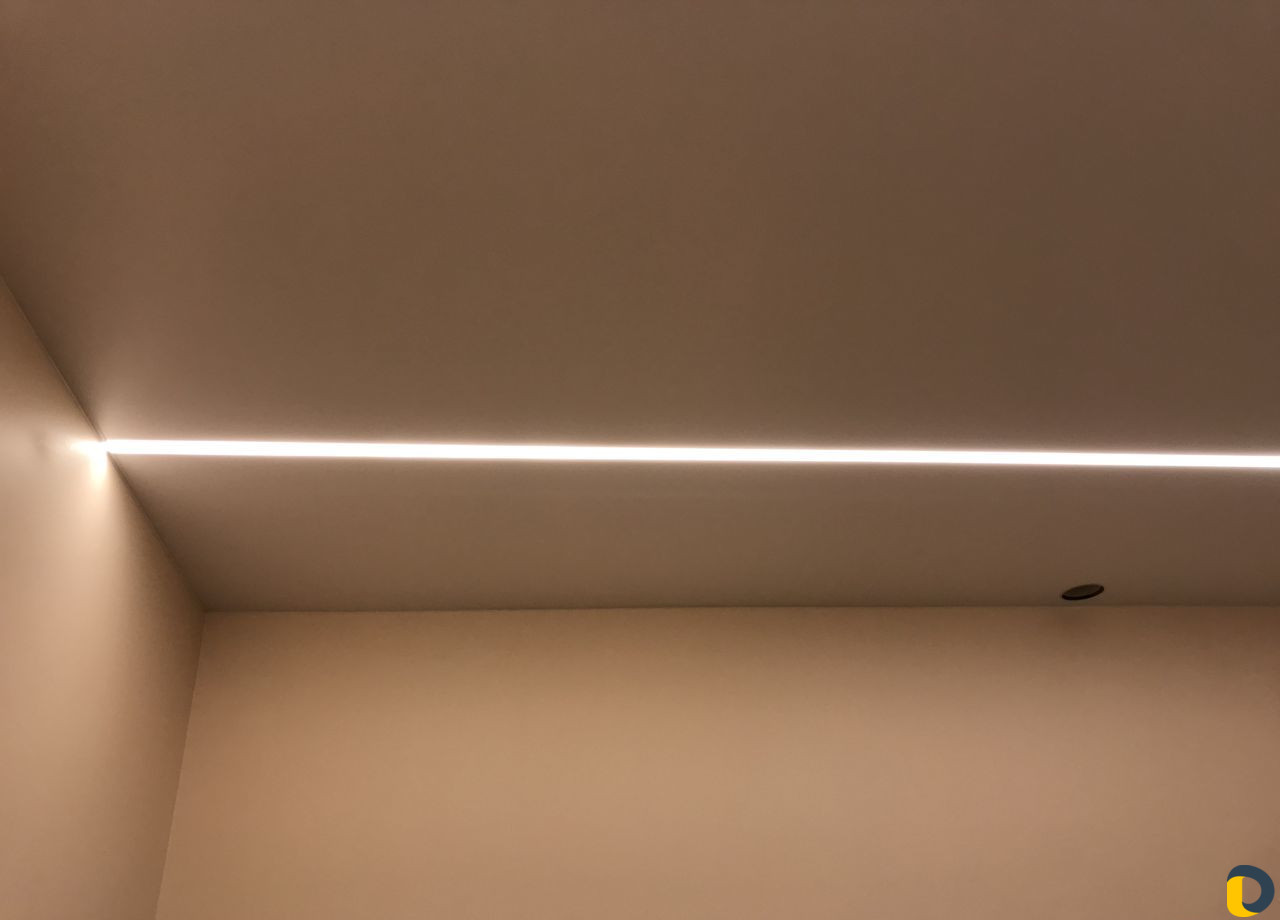 Натяжные потолки-уровни-подсветки-сложные работы