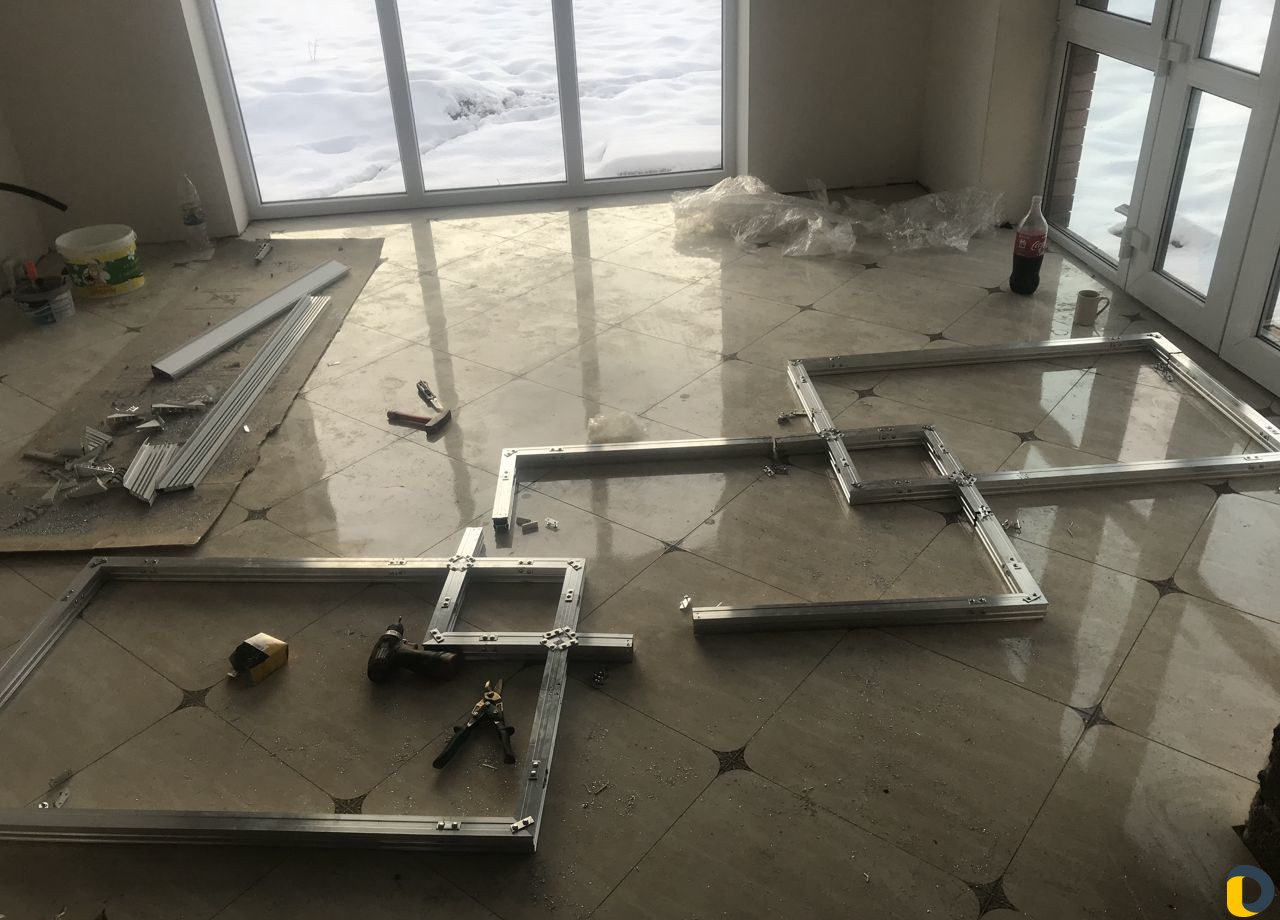 Натяжные потолки-уровни-подсветки-сложные работы