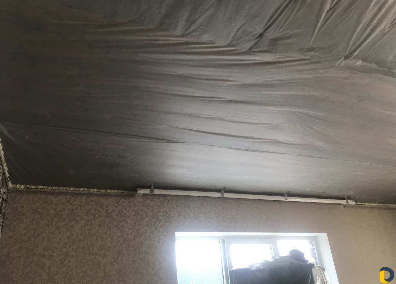 Натяжные потолки-уровни-подсветки-сложные работы