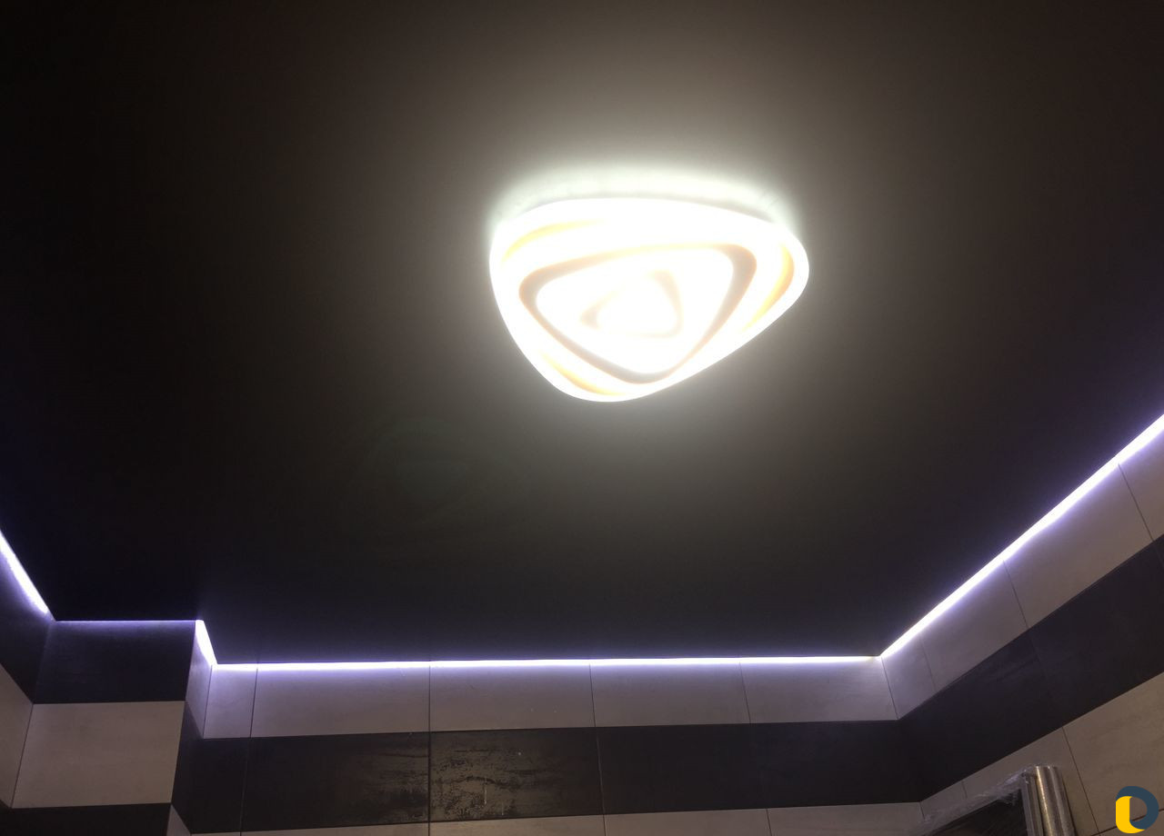 Натяжные потолки-уровни-подсветки-световые линии