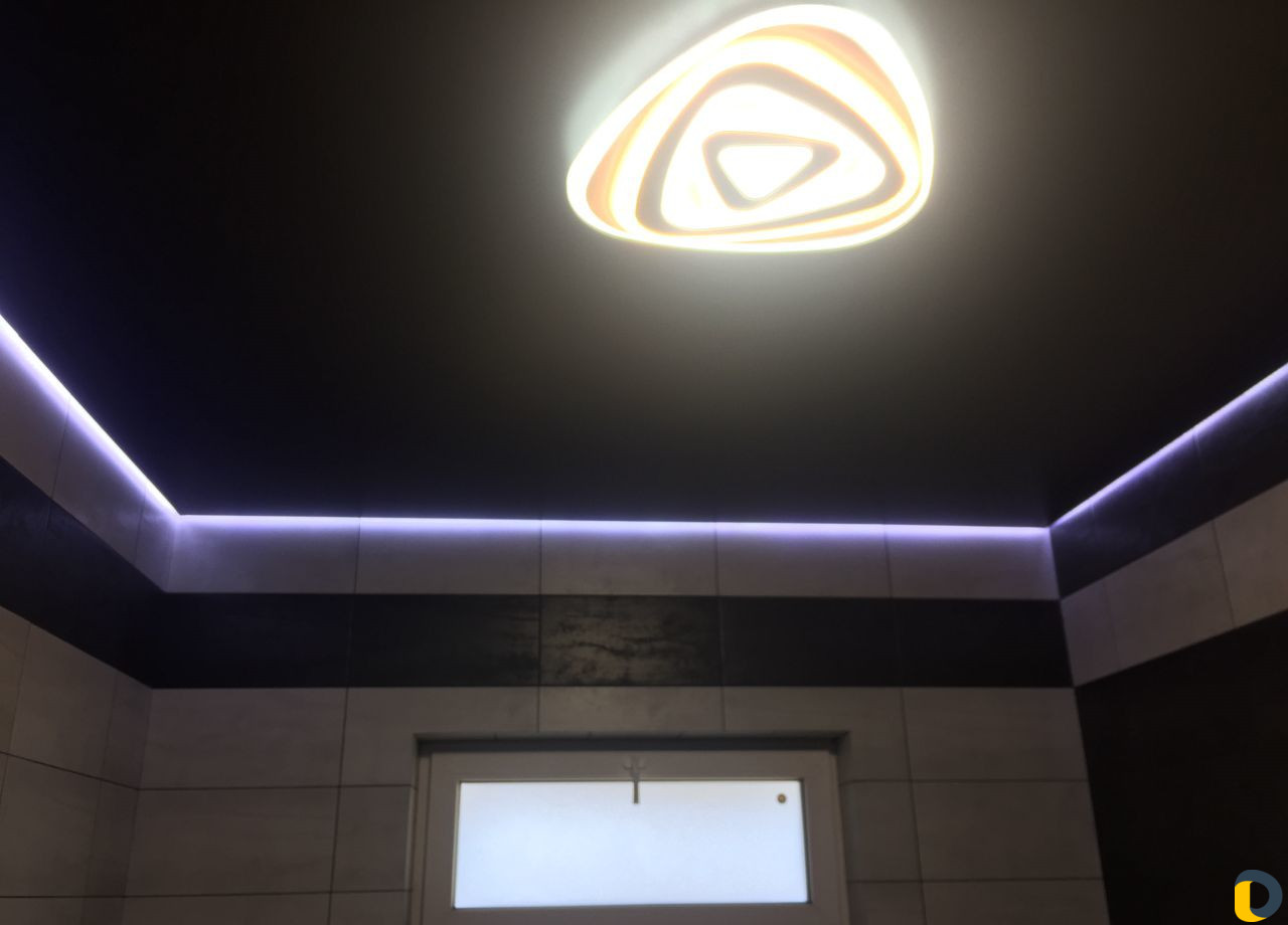 Натяжные потолки-уровни-подсветки-световые линии