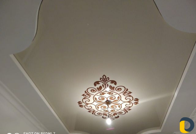 Натяжные потолки жалюзи