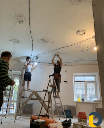 Натяжные потолоки