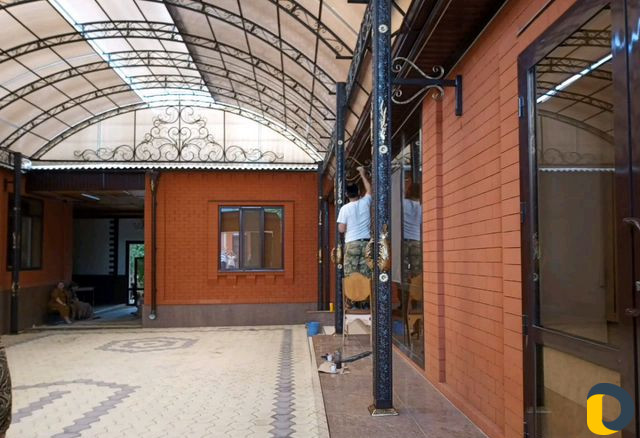 Навес из каричневого карбонаты