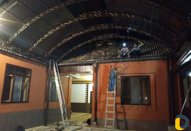 Навес из каричневого карбонаты